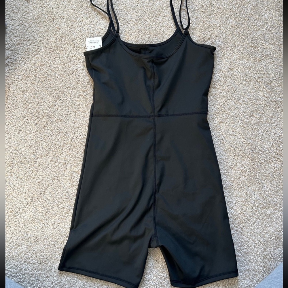Amazon athletic romper - Picture 4 of 5